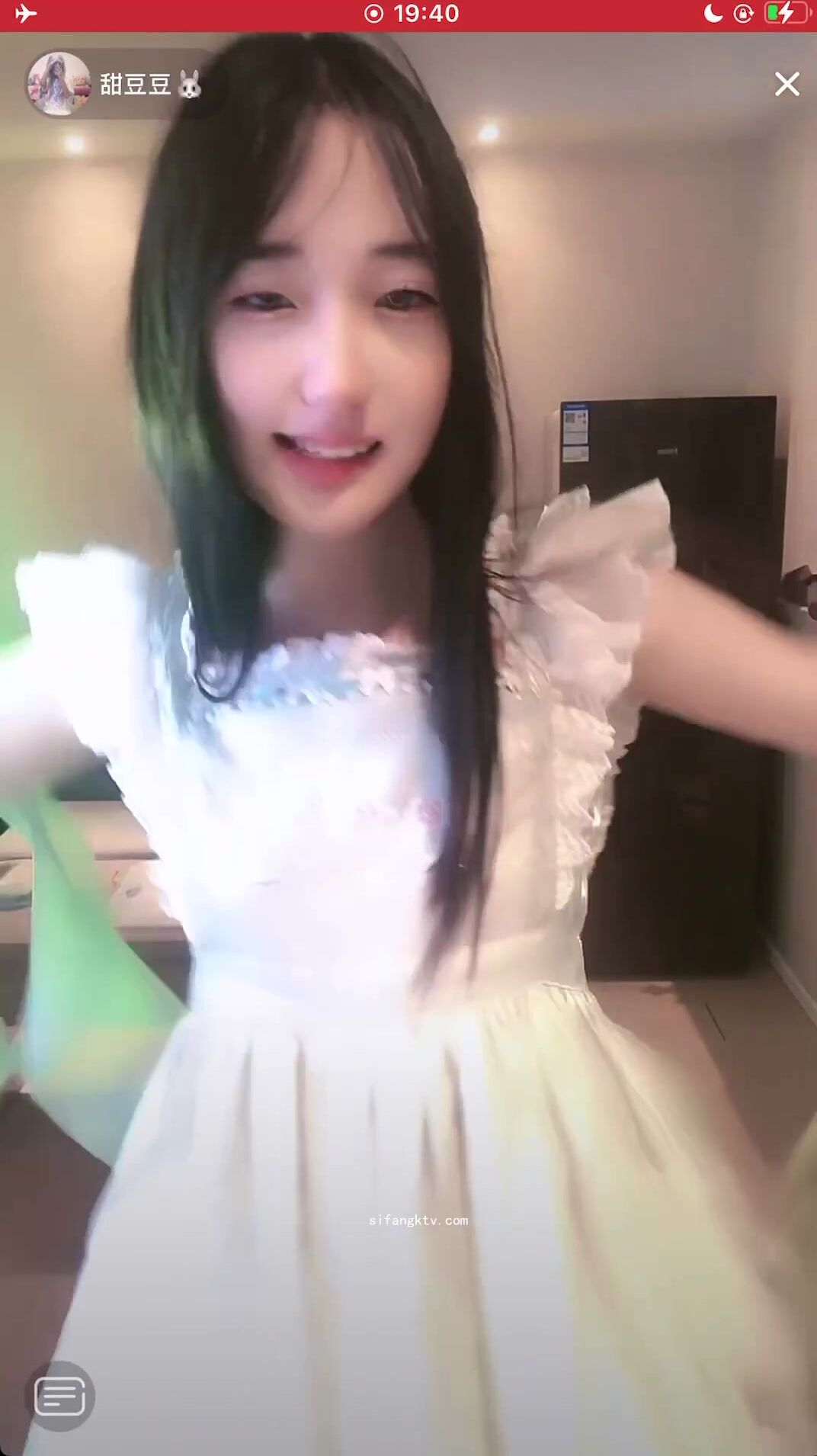 最新《瘋狂抖音》外篇之《抖音擦邊4》顏值主播各顯神通 閃現走光 刷邊瘋狂作死 扣逼漏奶 (165)