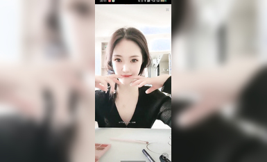 最新《瘋狂抖音》外篇之《抖音擦邊4》顏值主播各顯神通 閃現走光 刷邊瘋狂作死 扣逼漏奶 (124)