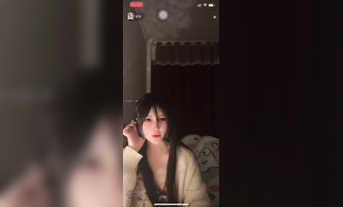 最新《瘋狂抖音》外篇之『三亞美女2』極品三亞外圍美女大秀身材 作死大尺度 摳B揉乳擠奶 (33)