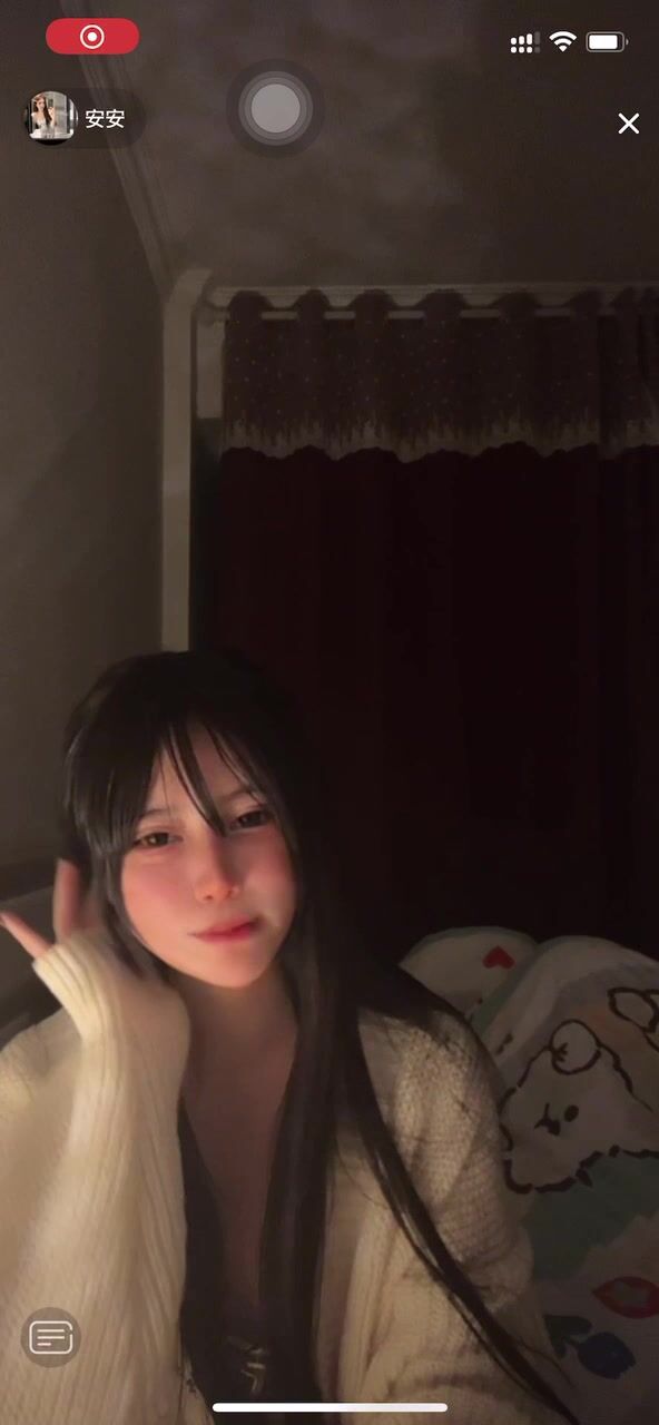 最新《瘋狂抖音》外篇之『三亞美女2』極品三亞外圍美女大秀身材 作死大尺度 摳B揉乳擠奶 (33)