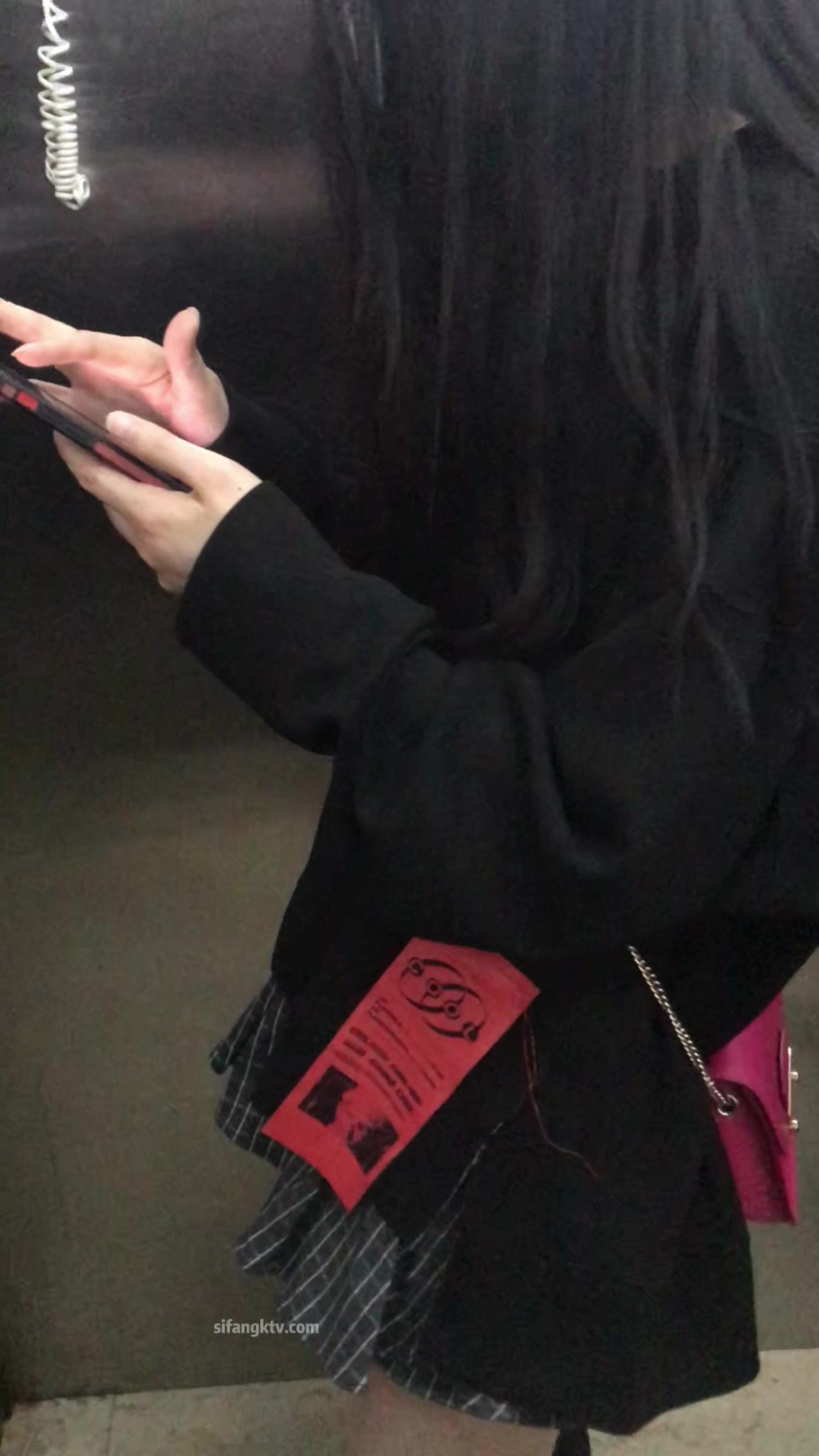 稀缺學姐專場 專業抄底靚麗制服學姐珍藏版 貼著美女屁股抄 有燈光加持畫質特好 超清4K原版 (50)