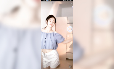 最新《瘋狂抖音》外篇之《抖音擦邊4》顏值主播各顯神通 閃現走光 刷邊瘋狂作死 扣逼漏奶 (255)