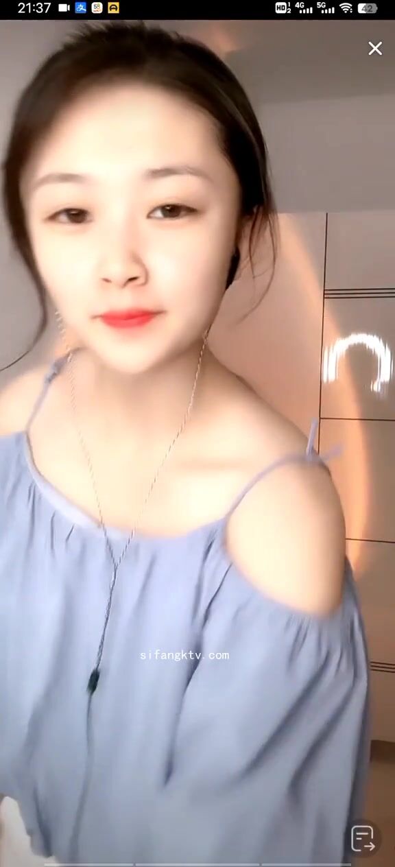 最新《瘋狂抖音》外篇之《抖音擦邊4》顏值主播各顯神通 閃現走光 刷邊瘋狂作死 扣逼漏奶 (255)