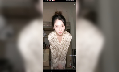 最新《瘋狂抖音》外篇之《抖音擦邊4》顏值主播各顯神通 閃現走光 刷邊瘋狂作死 扣逼漏奶 (253)