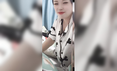 最新《瘋狂抖音》外篇之『三亞美女2』極品三亞外圍美女大秀身材 作死大尺度 摳B揉乳擠奶 (52)