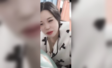 最新《瘋狂抖音》外篇之『三亞美女2』極品三亞外圍美女大秀身材 作死大尺度 摳B揉乳擠奶 (52)