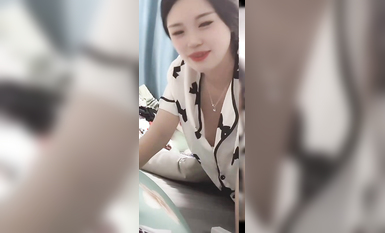 最新《瘋狂抖音》外篇之『三亞美女2』極品三亞外圍美女大秀身材 作死大尺度 摳B揉乳擠奶 (52)