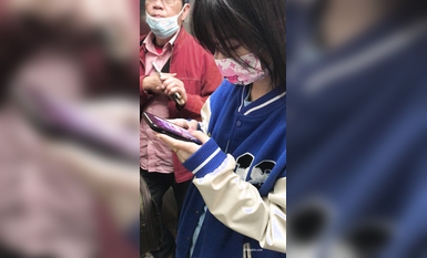 稀缺學姐專場 專業抄底靚麗制服學姐珍藏版 貼著美女屁股抄 有燈光加持畫質特好 超清4K原版 (37)