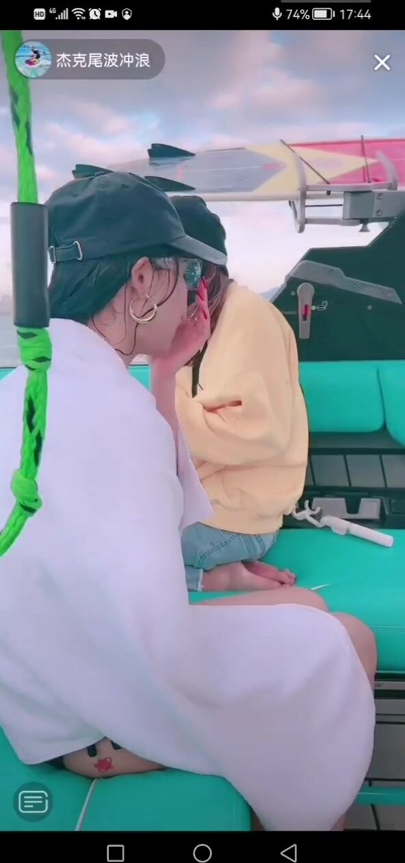 最新《瘋狂抖音》外篇之『三亞美女2』極品三亞外圍美女大秀身材 作死大尺度 摳B揉乳擠奶 (1)