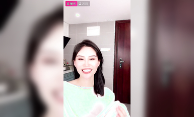 最新《瘋狂抖音》外篇之『三亞美女2』極品三亞外圍美女大秀身材 作死大尺度 摳B揉乳擠奶 (43)