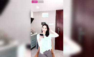 最新《瘋狂抖音》外篇之『三亞美女2』極品三亞外圍美女大秀身材 作死大尺度 摳B揉乳擠奶 (43)