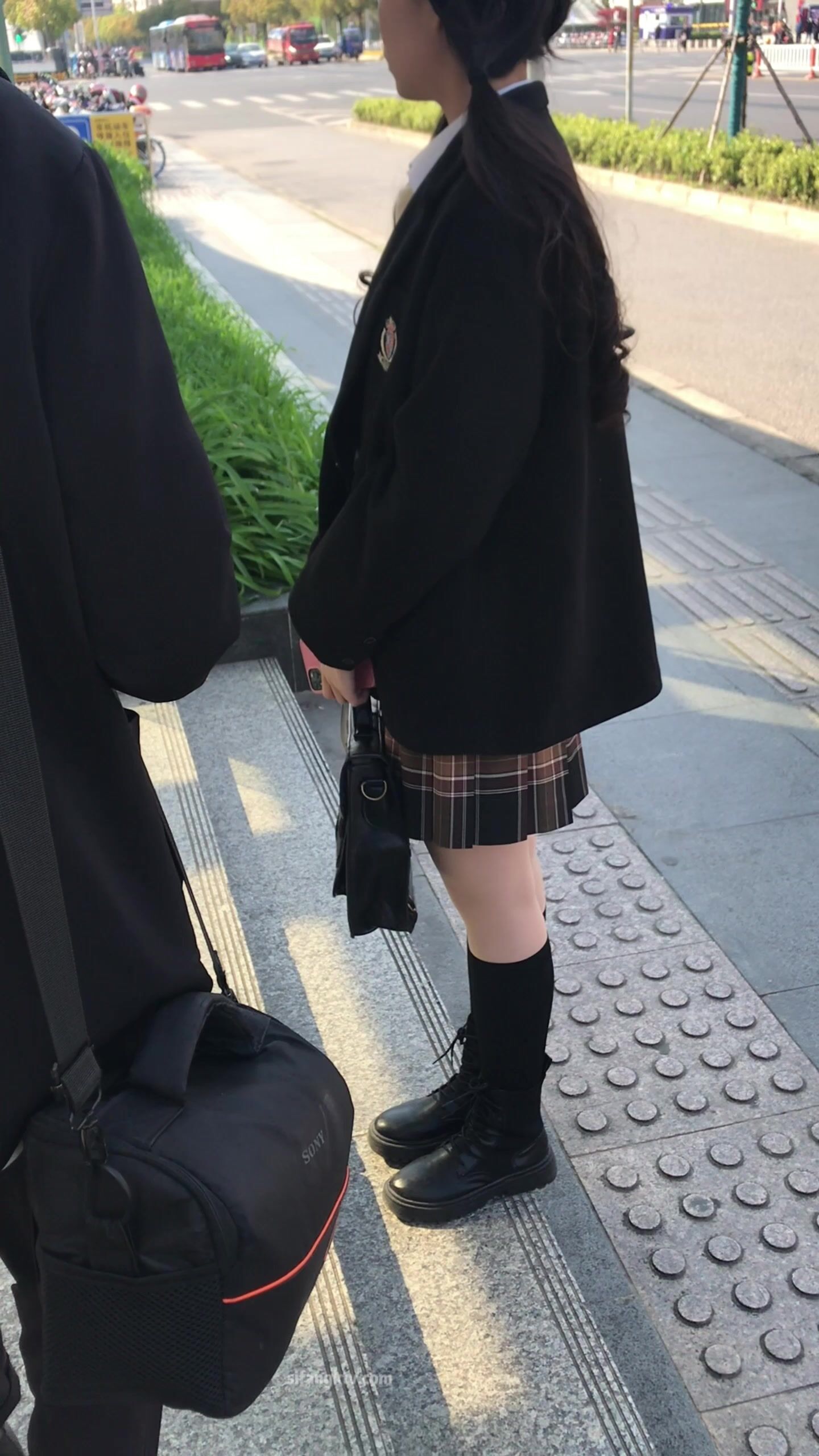 稀缺學姐專場 專業抄底靚麗制服學姐珍藏版 貼著美女屁股抄 有燈光加持畫質特好 超清4K原版 (24)