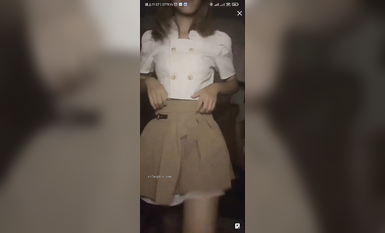 最新《瘋狂抖音》外篇之《抖音擦邊4》顏值主播各顯神通 閃現走光 刷邊瘋狂作死 扣逼漏奶 (295)