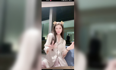 最新《瘋狂抖音》外篇之《抖音擦邊4》顏值主播各顯神通 閃現走光 刷邊瘋狂作死 扣逼漏奶 (20)