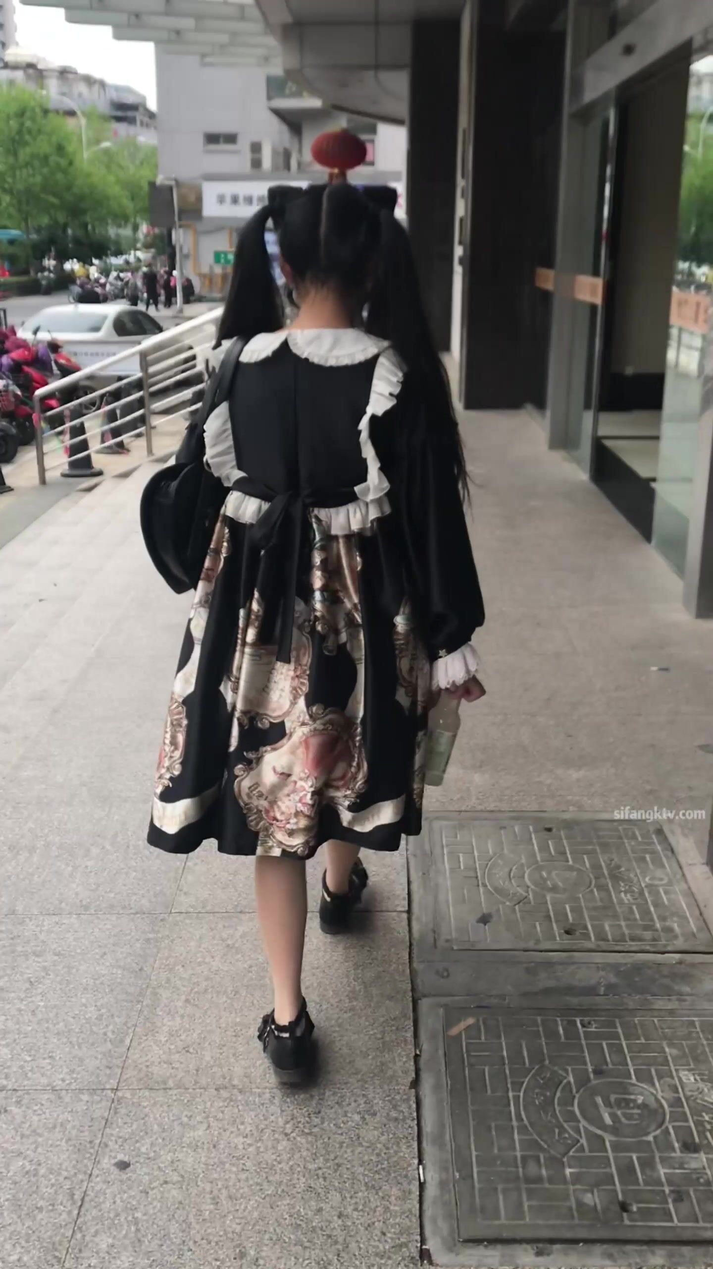 稀缺學姐專場 專業抄底靚麗制服學姐珍藏版 貼著美女屁股抄 有燈光加持畫質特好 超清4K原版 (44)