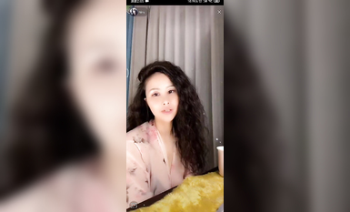 最新《瘋狂抖音》外篇之『三亞美女2』極品三亞外圍美女大秀身材 作死大尺度 摳B揉乳擠奶 (55)