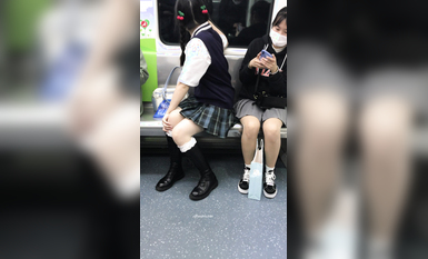 稀缺學姐專場 專業抄底靚麗制服學姐珍藏版 貼著美女屁股抄 有燈光加持畫質特好 超清4K原版9051 (4)