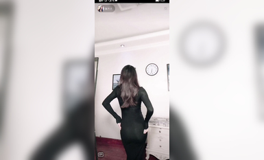 最新《瘋狂抖音》外篇之『三亞美女2』極品三亞外圍美女大秀身材 作死大尺度 摳B揉乳擠奶 (150)