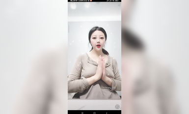 最新《瘋狂抖音》外篇之《抖音擦邊4》顏值主播各顯神通 閃現走光 刷邊瘋狂作死 扣逼漏奶 (154)