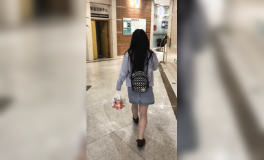 稀缺學姐專場 專業抄底靚麗制服學姐珍藏版 貼著美女屁股抄 有燈光加持畫質特好 超清4K原版 (33)