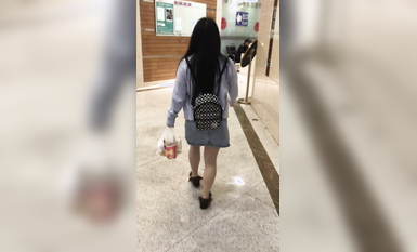 稀缺學姐專場 專業抄底靚麗制服學姐珍藏版 貼著美女屁股抄 有燈光加持畫質特好 超清4K原版 (33)