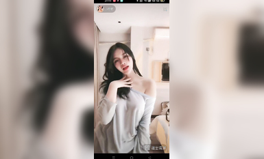 最新《瘋狂抖音》外篇之『三亞美女2』極品三亞外圍美女大秀身材 作死大尺度 摳B揉乳擠奶 (86)