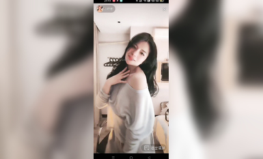 最新《瘋狂抖音》外篇之『三亞美女2』極品三亞外圍美女大秀身材 作死大尺度 摳B揉乳擠奶 (86)