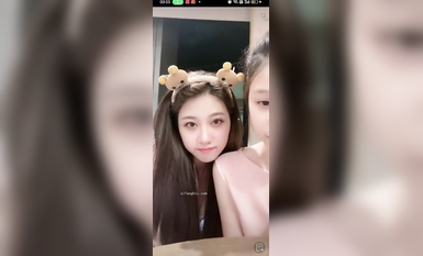 最新《瘋狂抖音》外篇之《抖音擦邊4》顏值主播各顯神通 閃現走光 刷邊瘋狂作死 扣逼漏奶 (14)