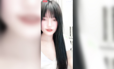 最新《瘋狂抖音》外篇之『三亞美女2』極品三亞外圍美女大秀身材 作死大尺度 摳B揉乳擠奶 (23)