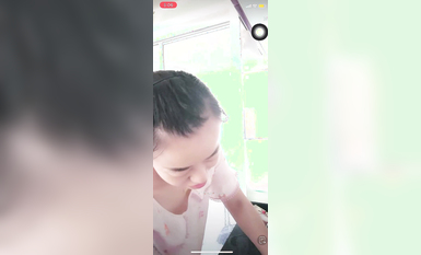 最新《瘋狂抖音》外篇之《抖音擦邊4》顏值主播各顯神通 閃現走光 刷邊瘋狂作死 扣逼漏奶 (64)