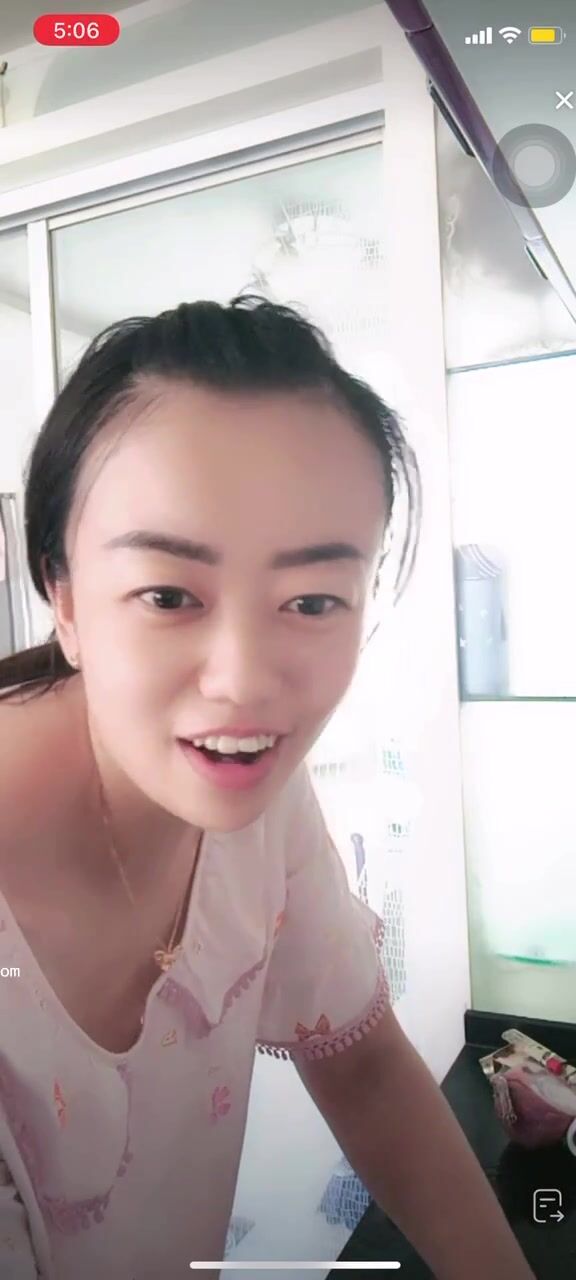 最新《瘋狂抖音》外篇之《抖音擦邊4》顏值主播各顯神通 閃現走光 刷邊瘋狂作死 扣逼漏奶 (64)