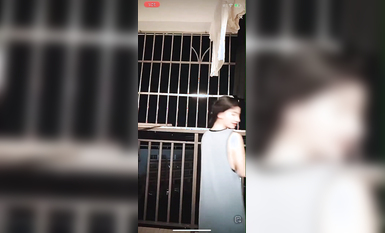 最新《瘋狂抖音》外篇之《抖音擦邊4》顏值主播各顯神通 閃現走光 刷邊瘋狂作死 扣逼漏奶 (256)