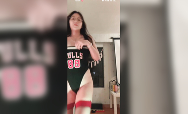 最新《瘋狂抖音》外篇之《抖音擦邊4》顏值主播各顯神通 閃現走光 刷邊瘋狂作死 扣逼漏奶 (28)