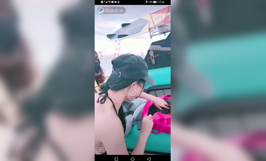 最新《瘋狂抖音》外篇之『三亞美女2』極品三亞外圍美女大秀身材 作死大尺度 摳B揉乳擠奶 (203)