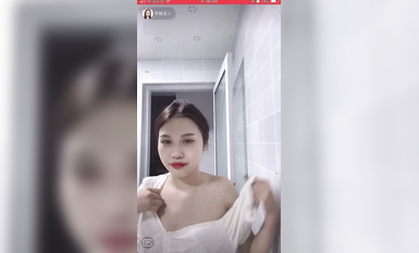 最新《瘋狂抖音》外篇之『三亞美女2』極品三亞外圍美女大秀身材 作死大尺度 摳B揉乳擠奶 (191)