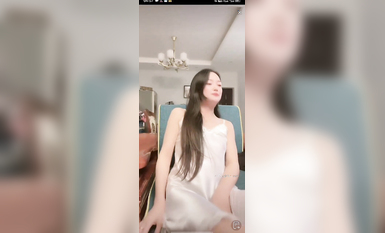 最新《瘋狂抖音》外篇之《抖音擦邊4》顏值主播各顯神通 閃現走光 刷邊瘋狂作死 扣逼漏奶 (93)