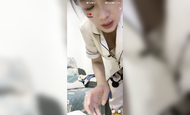 最新《瘋狂抖音》外篇之《抖音擦邊4》顏值主播各顯神通 閃現走光 刷邊瘋狂作死 扣逼漏奶 (70)