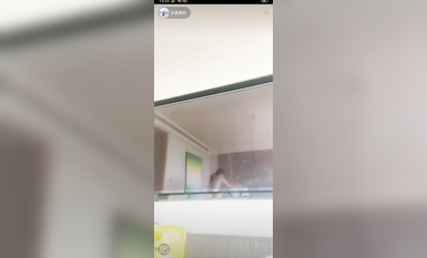 最新《瘋狂抖音》外篇之《抖音擦邊4》顏值主播各顯神通 閃現走光 刷邊瘋狂作死 扣逼漏奶 (41)