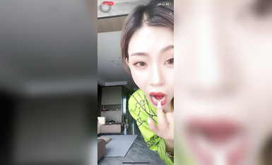 最新《瘋狂抖音》外篇之《抖音擦邊4》顏值主播各顯神通 閃現走光 刷邊瘋狂作死 扣逼漏奶 (102)