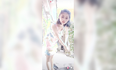 最新《瘋狂抖音》外篇之《抖音擦邊4》顏值主播各顯神通 閃現走光 刷邊瘋狂作死 扣逼漏奶 (52)