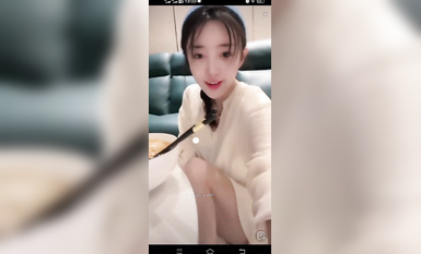 最新《瘋狂抖音》外篇之《抖音擦邊4》顏值主播各顯神通 閃現走光 刷邊瘋狂作死 扣逼漏奶 (262)