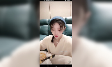 最新《瘋狂抖音》外篇之《抖音擦邊4》顏值主播各顯神通 閃現走光 刷邊瘋狂作死 扣逼漏奶 (262)