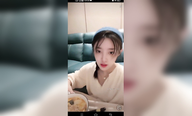 最新《瘋狂抖音》外篇之《抖音擦邊4》顏值主播各顯神通 閃現走光 刷邊瘋狂作死 扣逼漏奶 (262)