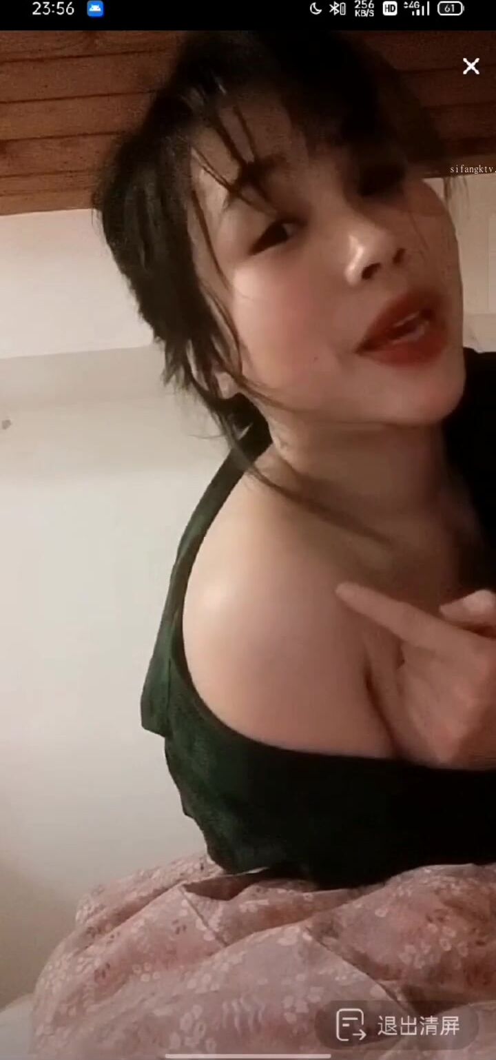 最新《瘋狂抖音》外篇之『三亞美女2』極品三亞外圍美女大秀身材 作死大尺度 摳B揉乳擠奶 (97)