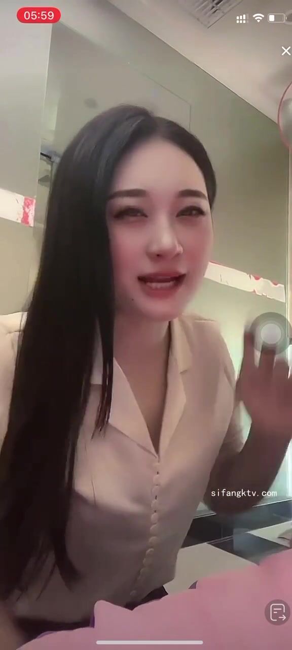 最新《瘋狂抖音》外篇之《抖音擦邊4》顏值主播各顯神通 閃現走光 刷邊瘋狂作死 扣逼漏奶 (99)