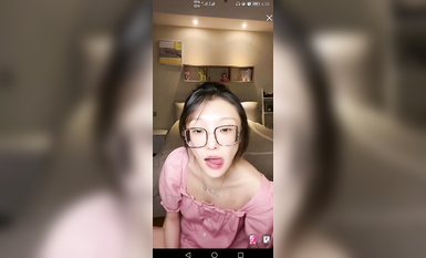 最新《瘋狂抖音》外篇之《抖音擦邊4》顏值主播各顯神通 閃現走光 刷邊瘋狂作死 扣逼漏奶 (258)