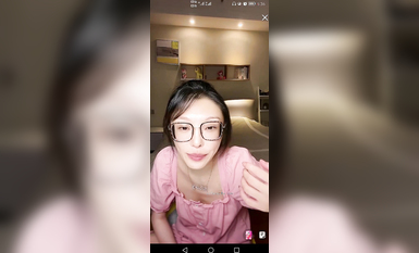 最新《瘋狂抖音》外篇之《抖音擦邊4》顏值主播各顯神通 閃現走光 刷邊瘋狂作死 扣逼漏奶 (258)