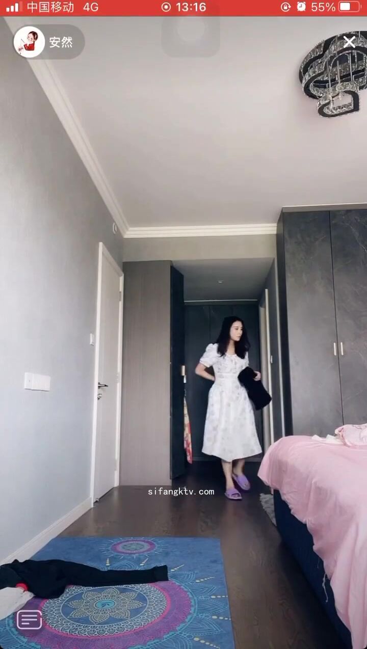 最新《瘋狂抖音》外篇之《抖音擦邊4》顏值主播各顯神通 閃現走光 刷邊瘋狂作死 扣逼漏奶 (55)