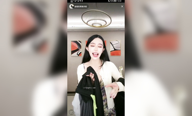 最新《瘋狂抖音》外篇之《抖音擦邊4》顏值主播各顯神通 閃現走光 刷邊瘋狂作死 扣逼漏奶 (228)