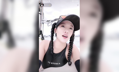 最新《瘋狂抖音》外篇之『三亞美女2』極品三亞外圍美女大秀身材 作死大尺度 摳B揉乳擠奶 (2)